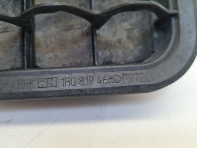 bontott VW GOLF IV Csomagtér Szellőző Hátsó