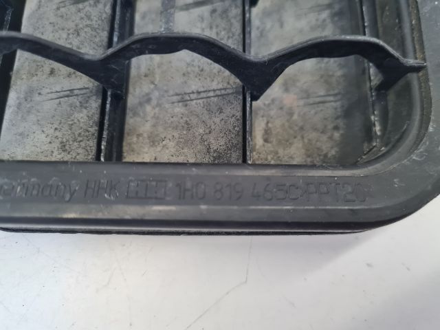 bontott VW GOLF IV Csomagtér Szellőző Hátsó