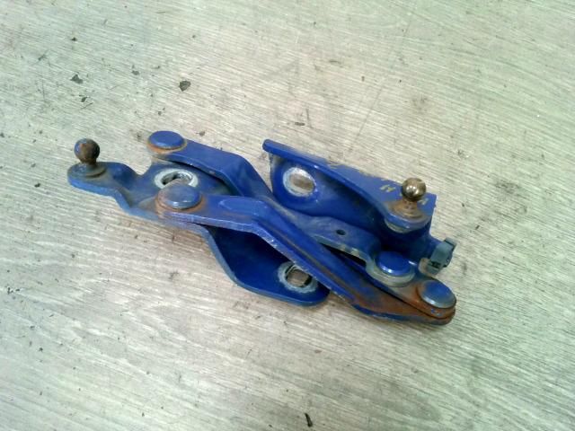 bontott VW GOLF IV Csomagtérajtó Bal Zsanér