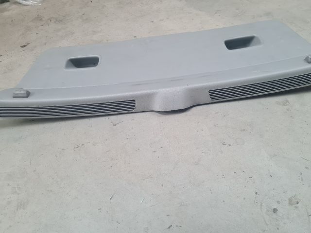 bontott VW GOLF IV Csomagtérajtó Burkolat Alsó