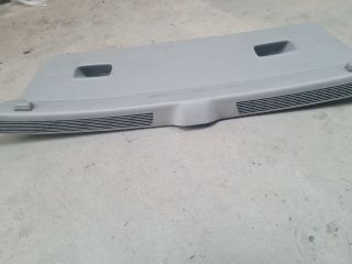 bontott VW GOLF IV Csomagtérajtó Burkolat Alsó
