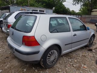 bontott VW GOLF IV Csomagtérajtó Burkolat Alsó