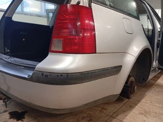 bontott VW GOLF IV Csomagtérajtó Burkolat Felső