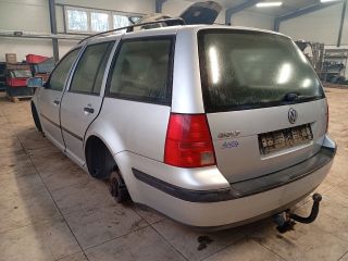 bontott VW GOLF IV Csomagtérajtó Burkolat Felső