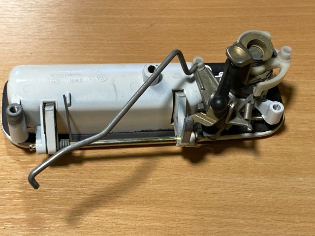 bontott VW GOLF IV Csomagtérajtó Kilincs