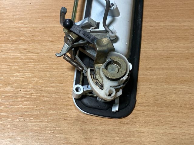 bontott VW GOLF IV Csomagtérajtó Kilincs