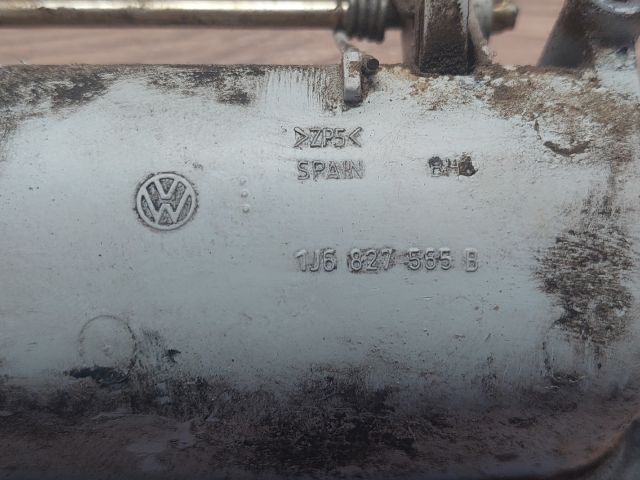bontott VW GOLF IV Csomagtérajtó Kilincs