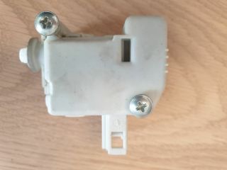 bontott VW GOLF IV Csomagtérajtó Motor