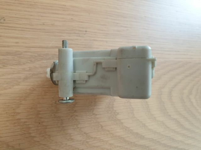 bontott VW GOLF IV Csomagtérajtó Motor