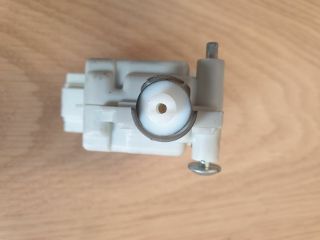 bontott VW GOLF IV Csomagtérajtó Motor