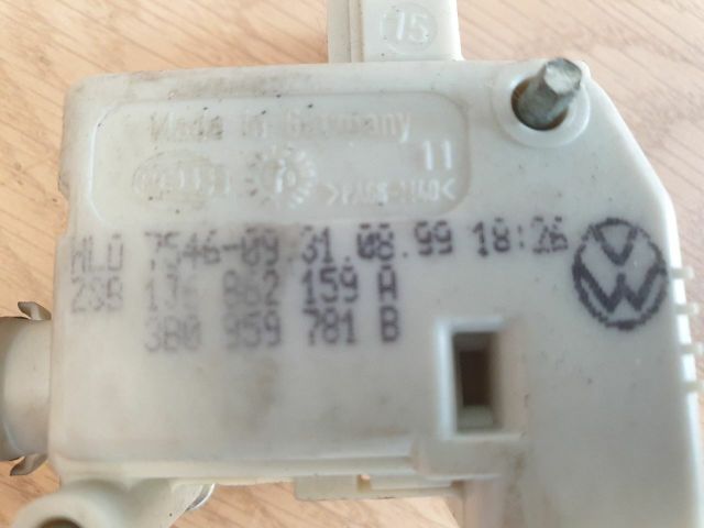 bontott VW GOLF IV Csomagtérajtó Motor