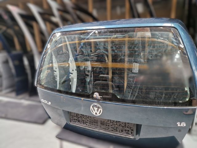 bontott VW GOLF IV Csomagtérajtó (Részeivel)