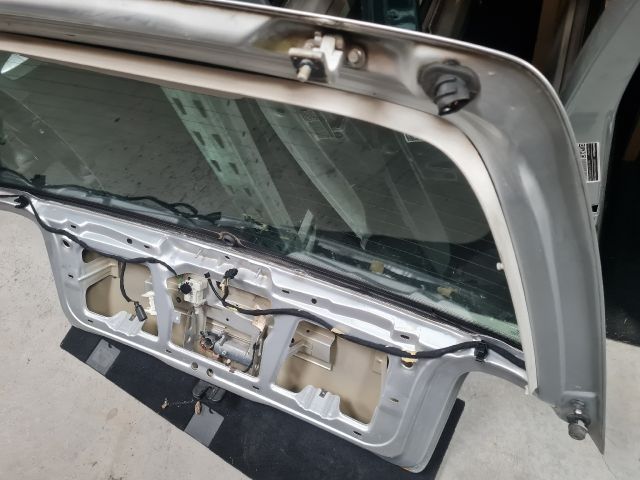 bontott VW GOLF IV Csomagtérajtó (Részeivel)