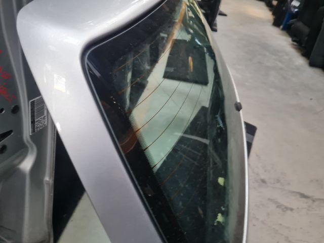 bontott VW GOLF IV Csomagtérajtó (Részeivel)