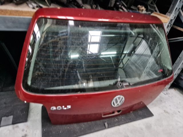 bontott VW GOLF IV Csomagtérajtó (Részeivel)