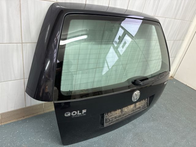 bontott VW GOLF IV Csomagtérajtó (Részeivel)