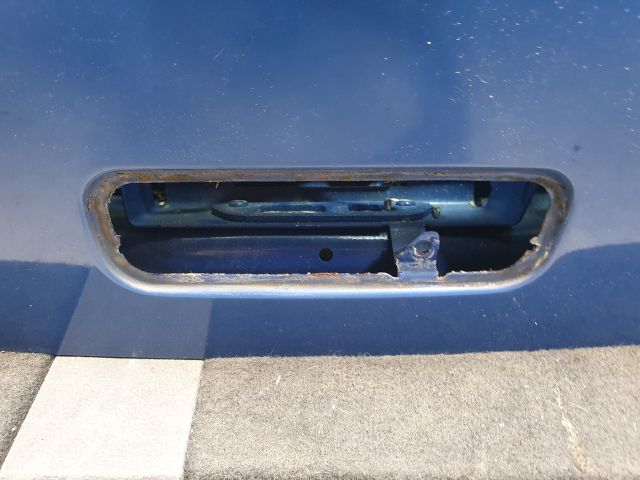 bontott VW GOLF IV Csomagtérajtó (Részeivel)