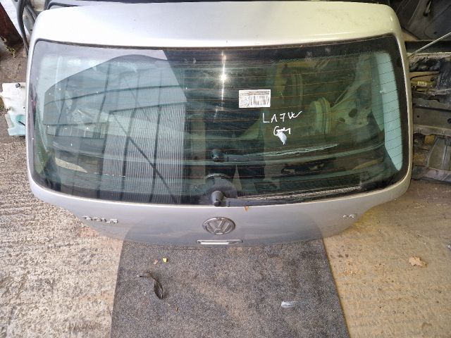 bontott VW GOLF IV Csomagtérajtó (Részeivel)