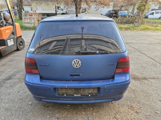 bontott VW GOLF IV Csomagtérajtó (Részeivel)