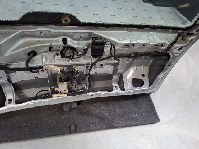 bontott VW GOLF IV Csomagtérajtó (Részeivel)