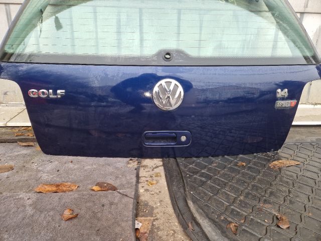 bontott VW GOLF IV Csomagtérajtó (Részeivel)