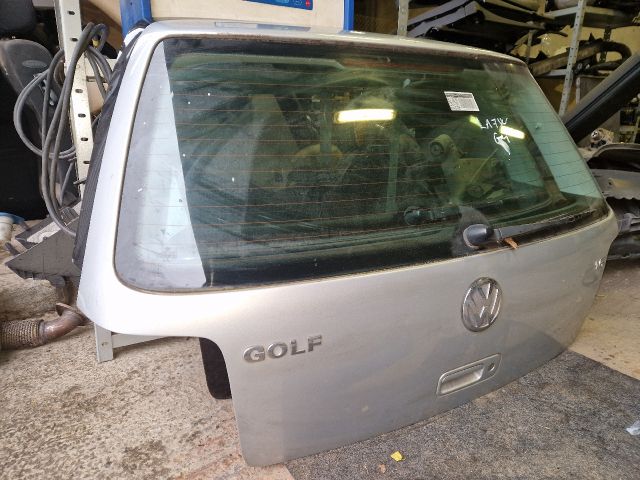 bontott VW GOLF IV Csomagtérajtó (Részeivel)