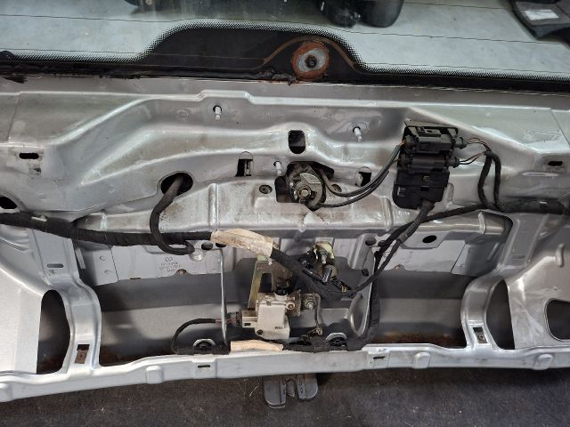 bontott VW GOLF IV Csomagtérajtó (Részeivel)