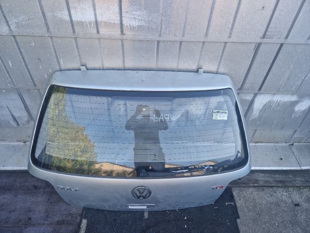 bontott VW GOLF IV Csomagtérajtó (Részeivel)