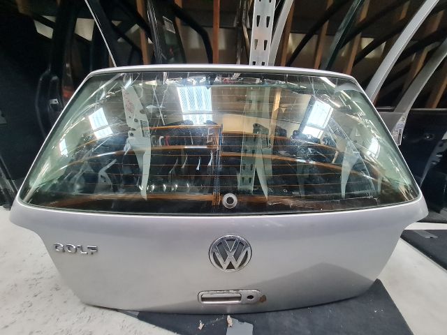 bontott VW GOLF IV Csomagtérajtó (Részeivel)