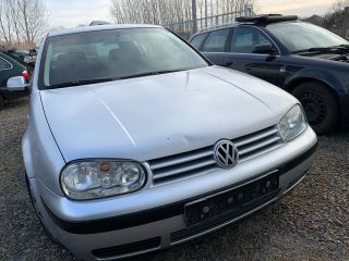 bontott VW GOLF IV Csomagtérajtó (Részeivel)