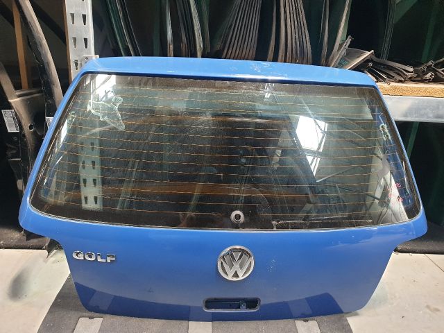 bontott VW GOLF IV Csomagtérajtó (Részeivel)