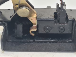 bontott VW GOLF IV Csomagtérajtó Zárszerkezet