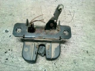 bontott VW GOLF IV Csomagtérajtó Zárszerkezet