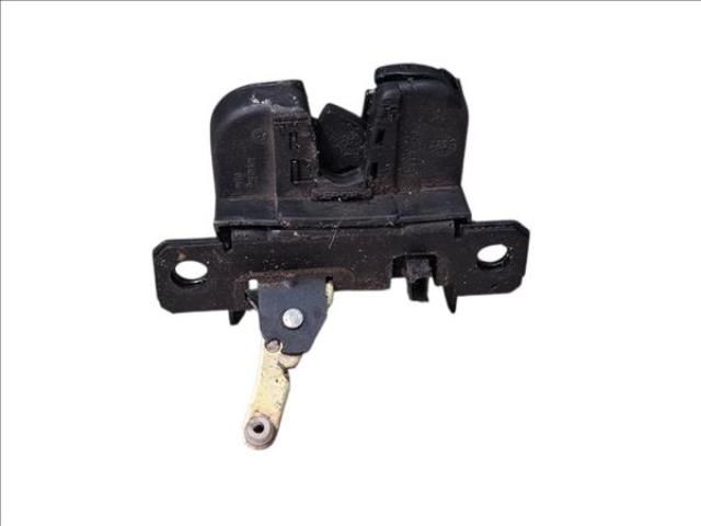 bontott VW GOLF IV Csomagtérajtó Zárszerkezet