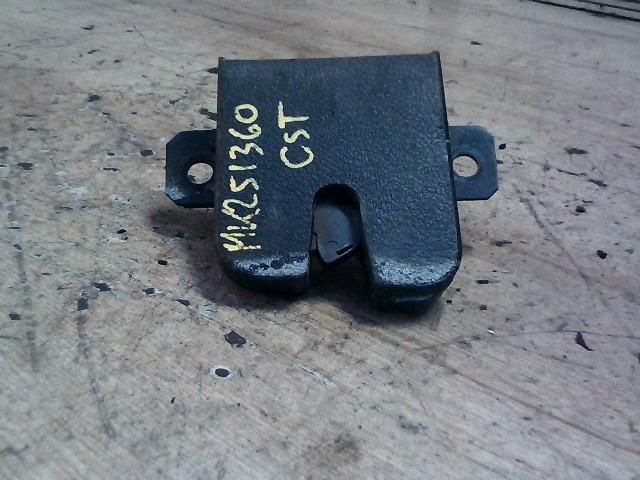 bontott VW GOLF IV Csomagtérajtó Zárszerkezet