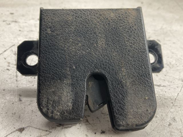 bontott VW GOLF IV Csomagtérajtó Zárszerkezet