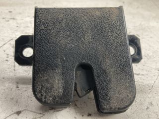 bontott VW GOLF IV Csomagtérajtó Zárszerkezet