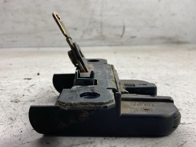 bontott VW GOLF IV Csomagtérajtó Zárszerkezet