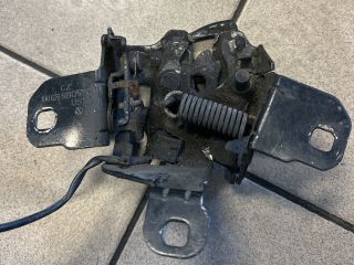 bontott VW GOLF IV Csomagtérajtó Zárszerkezet