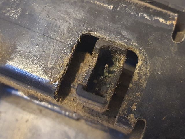 bontott VW GOLF IV Csomagtérajtó Zárszerkezet