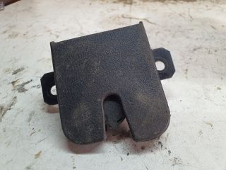 bontott VW GOLF IV Csomagtérajtó Zárszerkezet