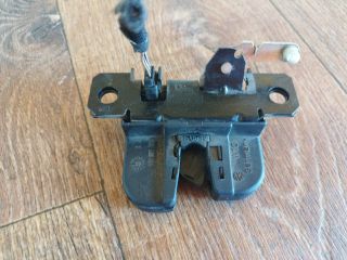 bontott VW GOLF IV Csomagtérajtó Zárszerkezet