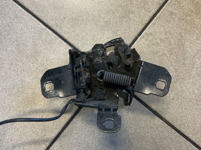 bontott VW GOLF IV Csomagtérajtó Zárszerkezet