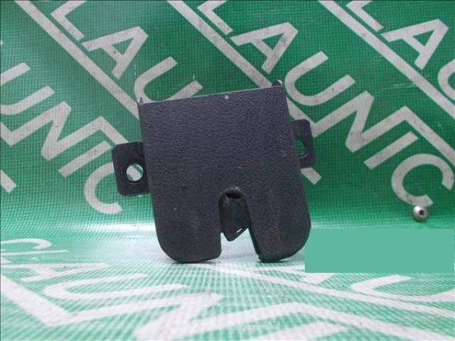 bontott VW GOLF IV Csomagtérajtó Zárszerkezet