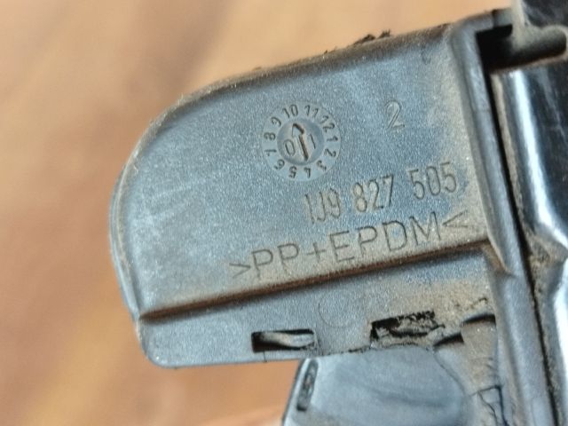 bontott VW GOLF IV Csomagtérajtó Zárszerkezet