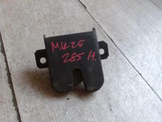 bontott VW GOLF IV Csomagtérajtó Zárszerkezet