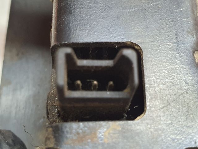 bontott VW GOLF IV Csomagtérajtó Zárszerkezet