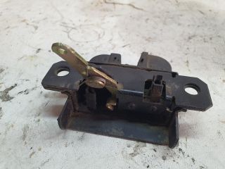 bontott VW GOLF IV Csomagtérajtó Zárszerkezet