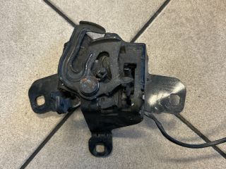 bontott VW GOLF IV Csomagtérajtó Zárszerkezet