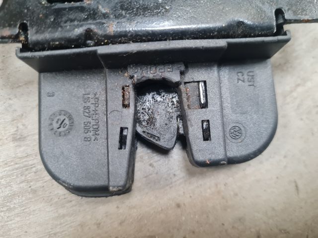 bontott VW GOLF IV Csomagtérajtó Zárszerkezet